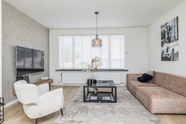 Foto - Te koop: Instapklare gemoderniseerde twee- onder- één kap woning uit 1969 met 144m2 wonen op een perceel van 391 m2 met een energielabel A in Simpelveld